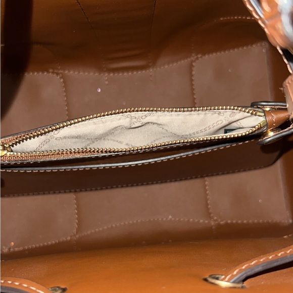 Michael Kors Mercer gallery - Picture 6 of 8